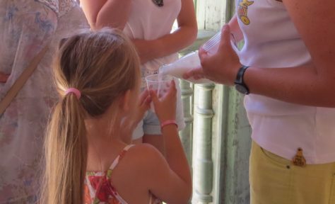 Dégustation de lait à l'atelier des savoir-faire