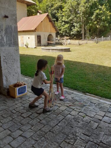 jeux dans la cour de la Chartreuse